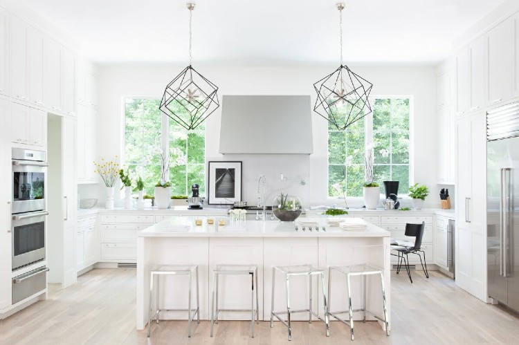 Are All-White Kitchens Over? The Popular Color Trend That's on the Rise